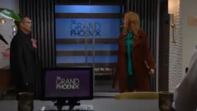 Andrew Marc Double Boutonnage Manteau porté par Phyllis Summers (Michelle Stafford) comme on le voit sur les Jeunes et Les Agités 14 novembre 2019