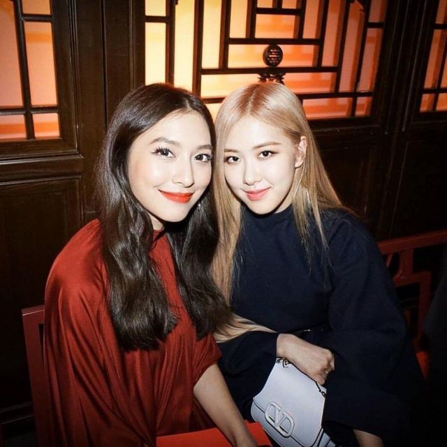White bag vsling of Rosé on the account Instagram of @blackpinks