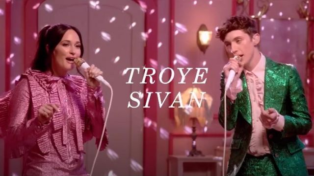 Green Blue Gold Leaves Pattern Sequins Blazer worn by Himself (Troye Sivan) in The Kacey Musgraves Christmas Show