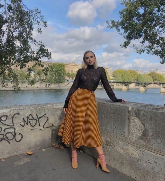 Top noir transparent col montant de Chloé Jouannet sur le compte Instagram de @jouannetchloe