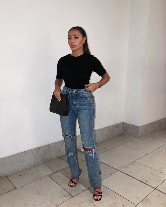 Short Sleeve Top In Black of Paige on the Instagram account @paigekh