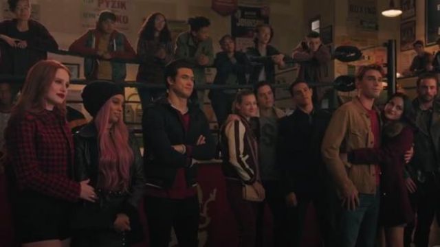 Chaqueta Red Houndstooth Tweed usada por Cheryl Blossom (Madelaine Petsch) en Riverdale Temporada 4 Episodio 7 | Spotern