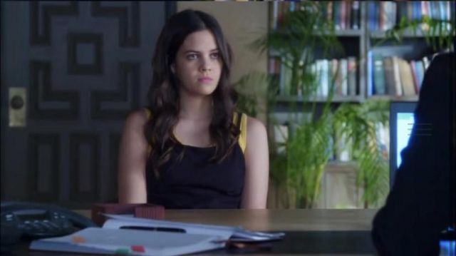 The tank top black thin jumper worn by Hayley Woods Ariel Mortman in the series Greenhouse Academy (ep05)