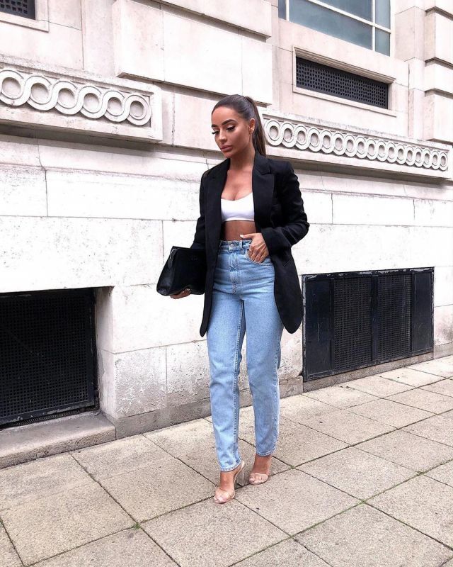 Black Long Over­sized Blaz­er of Paige on the Instagram account @paigekh