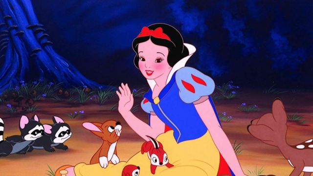 Disguise Snow White in Snow White and the Seven Dwarfs