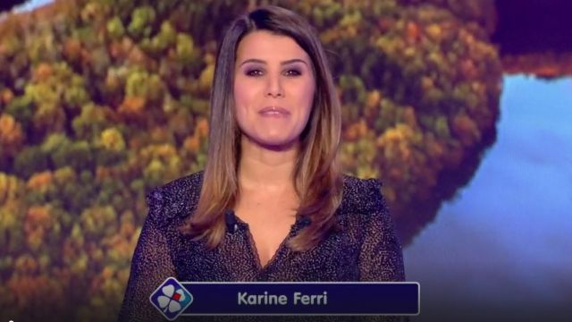 La robe courte, noire en velours dévoré de Karine Ferri dans Tirage de l'euromilions le 22.11.2019