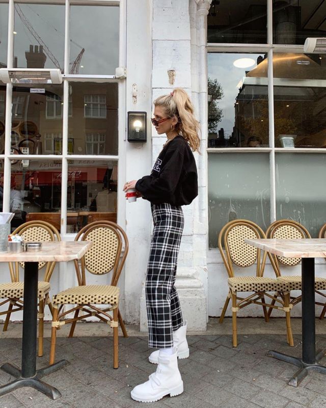 Black Checked Trouser of Olivia Frost on the Instagram account @oliviabynature