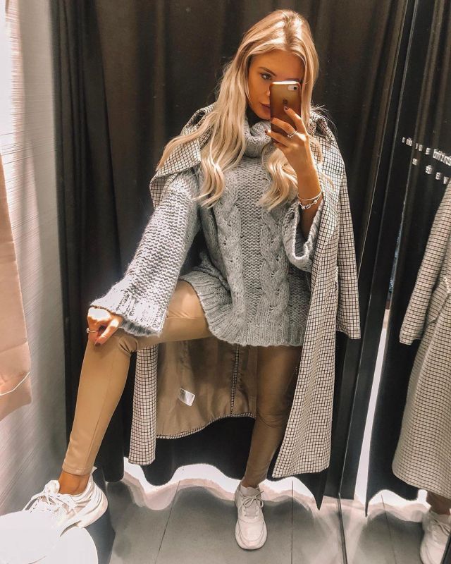 Grey Cable Knit Jumper de Helena en la cuenta de Instagram @helenacritchley