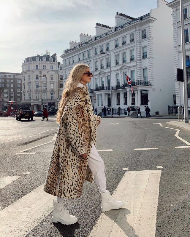 Faux Fur Coat of Olivia Frost on the Instagram account @oliviabynature