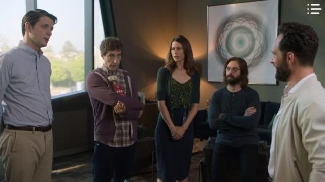 L'Agence Green Flo­ral Camisole worn by Monica Hall (Amanda Crew) in Silicon Valley Season06 Episode05