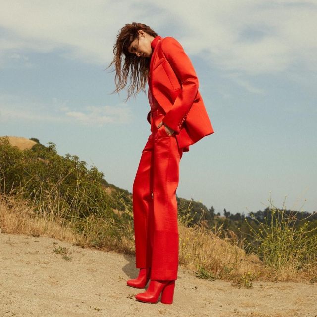 Red pants Sofia Boutella on the account Instagram of @sofisia7