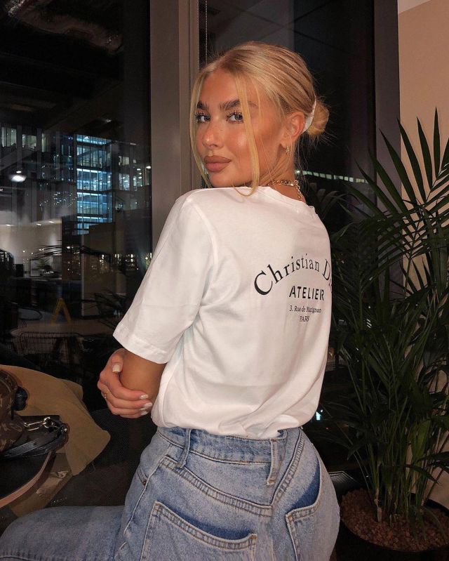 Zara Mom Jeans de Jess Chasser sur les Instagram account @jesshunt2