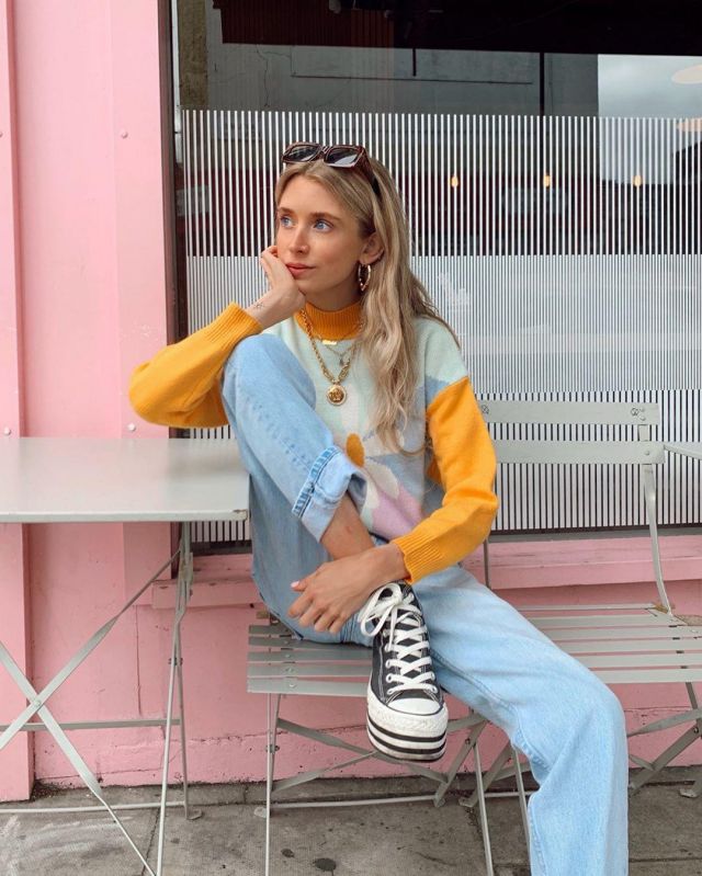 Kina & tam The Wallflower Sweater of Olivia Frost on the Instagram account @oliviabynature