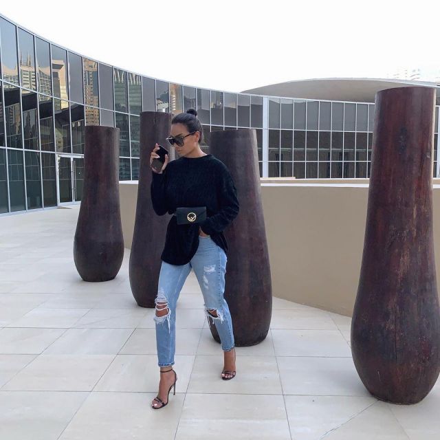 Ripped Jeans of Charlotte Emily Sanders on the Instagram account @charlotteemilysanders