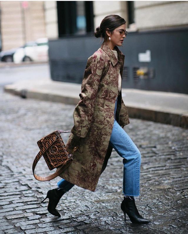 Print Shoul­der Bag of Paola Alberdi on the Instagram account @paolaalberdi