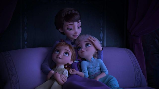 La réplique en poupée de Elsa et Anna dans La Reine des neiges 2