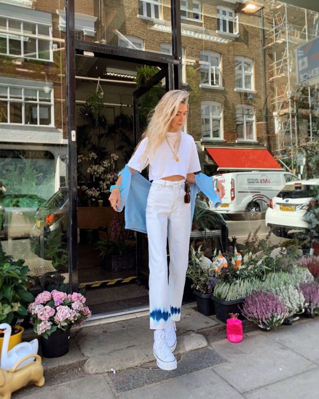 H&M Straight High Waist Jeans of Olivia Frost on the Instagram account @oliviabynature