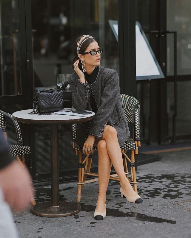 Black Rec­tan­gle Sun­glass­es of Paola Alberdi on the Instagram account @paolaalberdi
