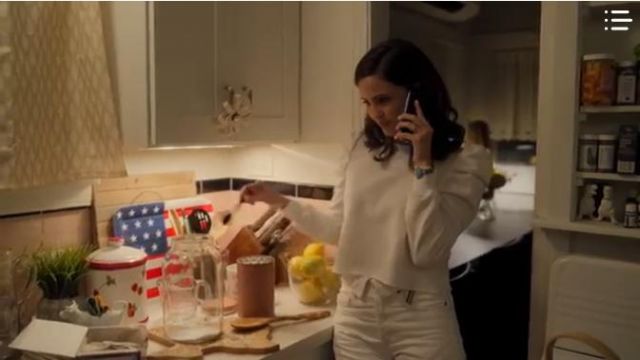 Rebecca Minkoff White Sweat­shirt worn by Ramona (Shelley Hennig) in Dollface Season01 Episode03