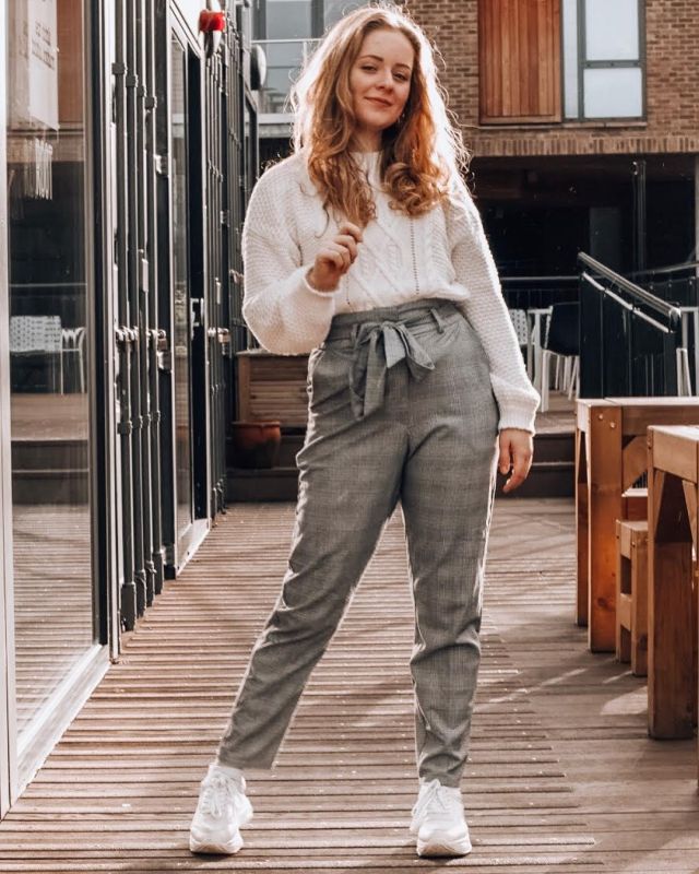 Grey Paper Bag Trouser of Yasmin Thompson on the Instagram account @asliceofchic