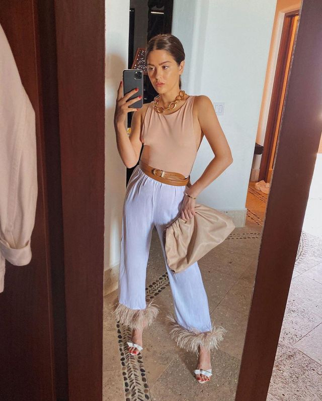 But­ter Calf Pouch of Paola Alberdi on the Instagram account @paolaalberdi
