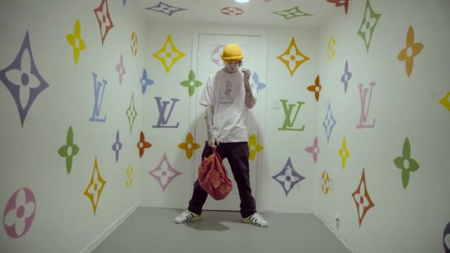The pants purple Lil Peep in the clip Hollywood Dreaming of Gab3 feat. Lil Peep
