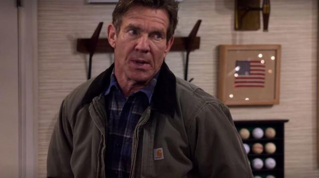 The jacket of Don (Dennis Quaid) in Merry Happy Whatever (Season 1)