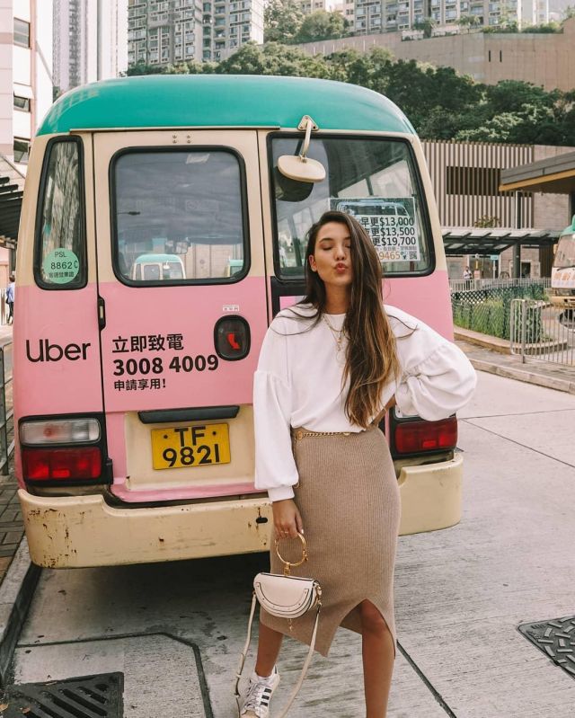 The skirt midi mesh beige worn by Wendy Swan's account on the Instagram of @wendyswan
