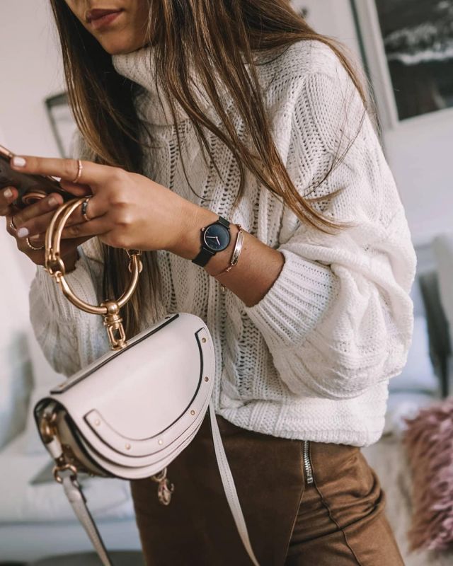 The sweater turtleneck white braid worn by Wendy Swan's account on the Instagram of @wendyswan