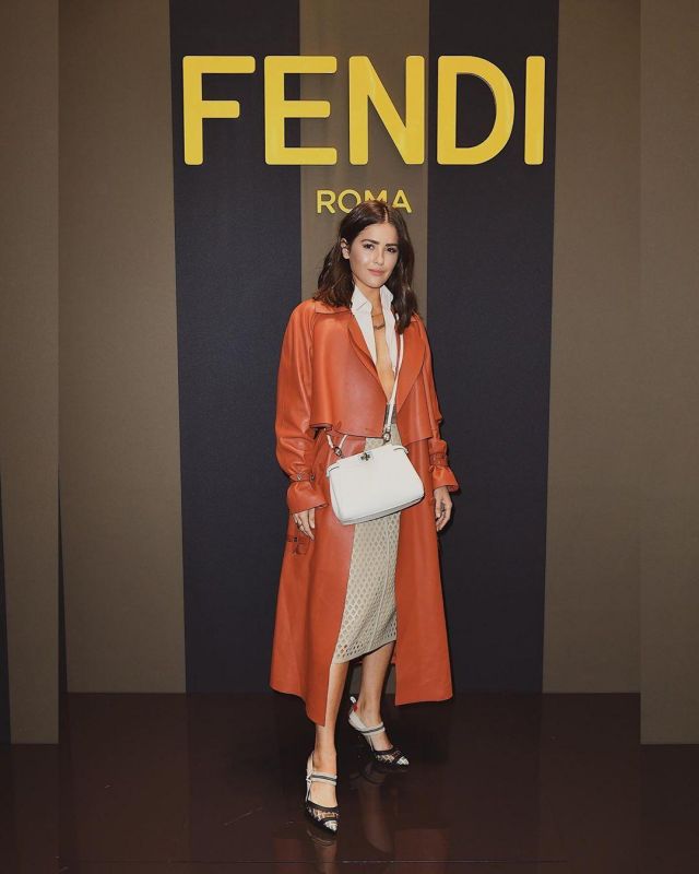 White Peek­a­boo Mini­bag of Paola Alberdi on the Instagram account @paolaalberdi