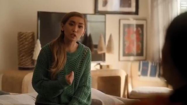 Ba&Sh Green Knit­ted Sweater worn by Madison Maxwell (Brenda Song) in Dollface Season 1 Episode 6