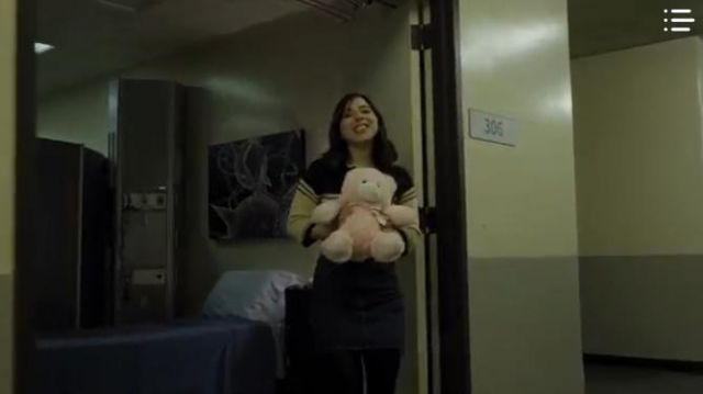 Miu Miu Cropped Striped Po­lo Shirt worn by Izzy Levine (Esther Povitsky) in Dollface Season01 Episode08