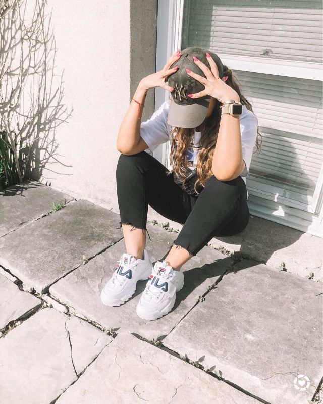 White Sneakers of María Lago on the Instagram account @marialago
