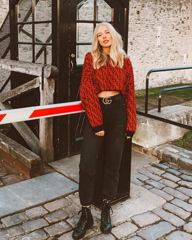 Forte Hausse du Pantalon de Maggie sur l'Instagram account @maggiestories