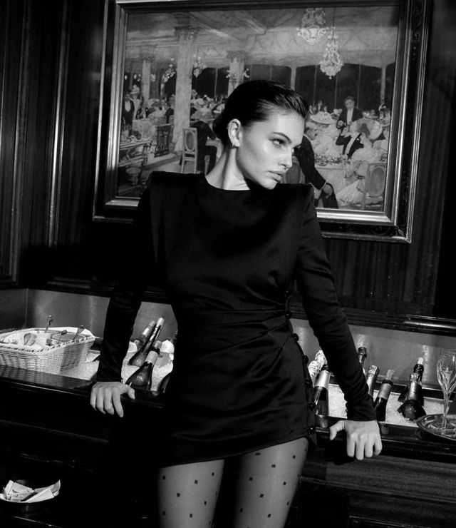 Les collants de Thylane Blondeau sur son compte Instagram @thylaneblondeau