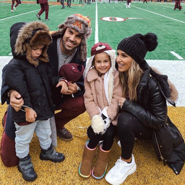 Mackage Ker­ry Gen­uine Coy­ote Fur Trim Down Par­ka worn by Jessie James Decker Minnesota Game November 30, 2019