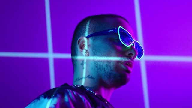 Rokit bleu lunettes de soleil portées par J Balvin dans RITMO (Bad Boys Pour la Vie) de la musique de la vidéo avec Les Black Eyed Peas
