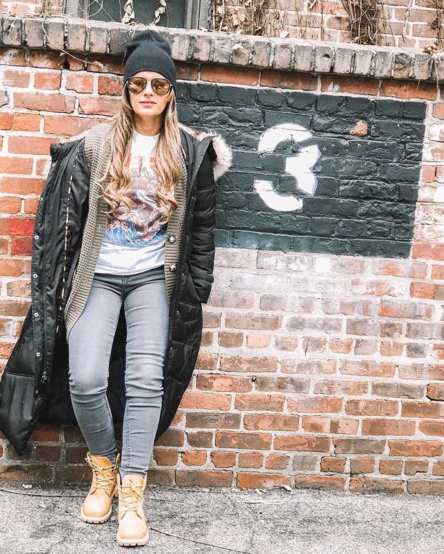 Brown Boots of María Lago on the Instagram account @marialago