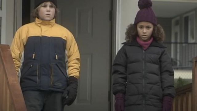 The Pants windproof ski black Child #2 (Casey Dubois) in the continuation of Christmas