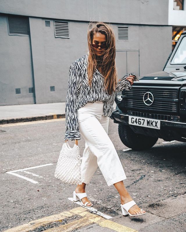 Ze­bra Print Shirt of Emma Graceland on the Instagram account