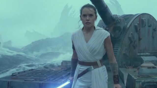 Star Wars White Costume worn by Rey (Daisy Ridley) in Star Wars : The Rise of Skywalker