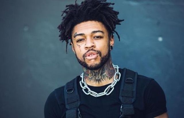 Medium Carabiner Chain worn by scarlxrd