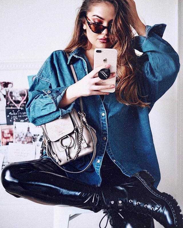 Boots In Black of Emma Graceland on the Instagram account @emmagraceland