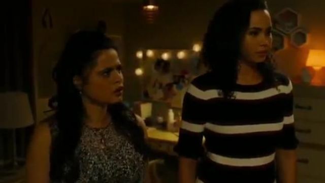 Frame Ruf­fle Cuff Wool Blend Sweater worn by Macy Vaughn (Madeleine Mantock) in Charmed Season 2 Episode 8