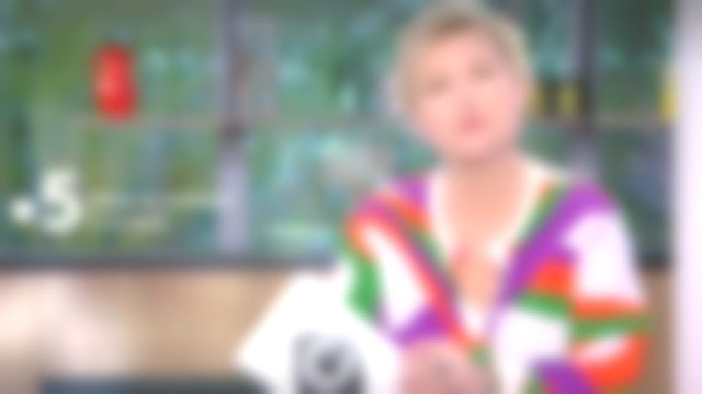 Camisa multicolor de Anne-Élisabeth Lemoine en C à vous
