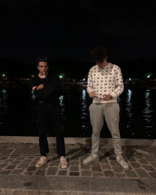 Balenciaga tripe S grey portées par sirap sur le compte Instagram de @sirapxv