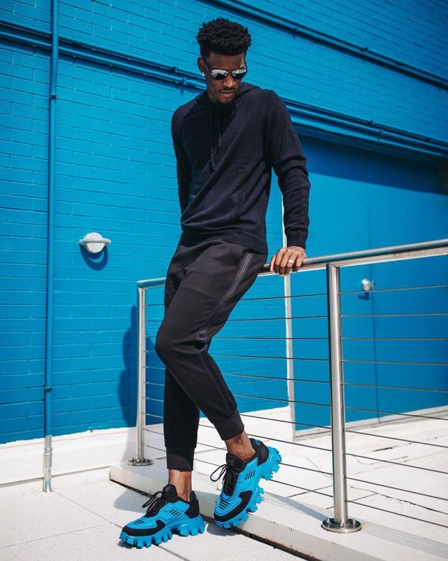 Chaussure bleue de Jimmy Butler sur le compte Instagram de @jimmybutler
