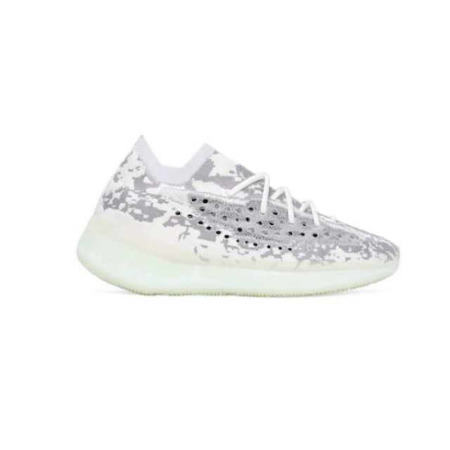 on the account Instagram of @yeezyboosts