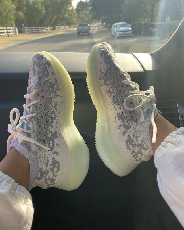 on the account Instagram of @yeezyboosts