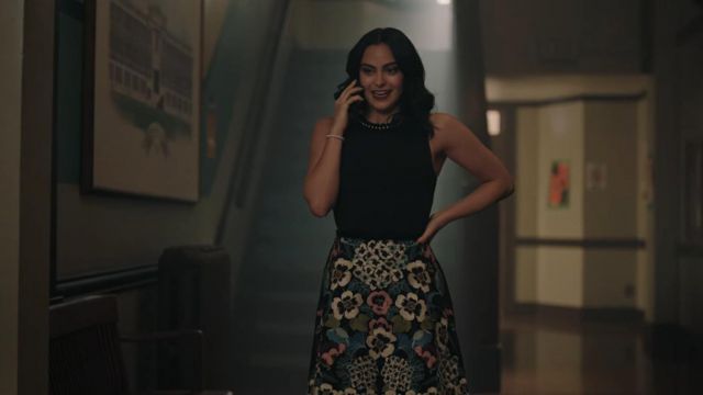 The embroidered Dress in crepe with Veronica Lodge (Camila Mendes) in Riverdale (S04E08)
